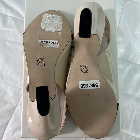 Anne Klein Akulema Ivory/Black Peep Toe Slingback Size 6 - Picture 3 of 6